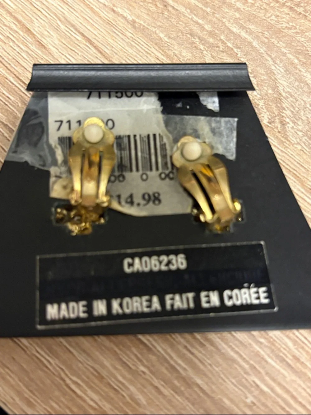 Made in Korea, vintage rhinestone earrings clip on gold tone - Picture 5 of 5